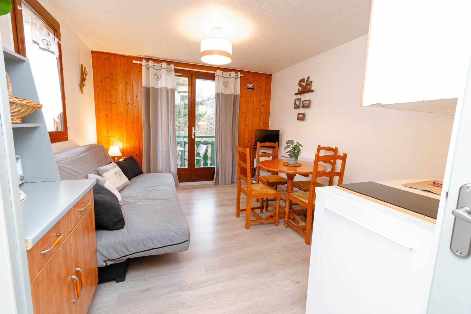 Escapade Au Calme De La Riviere Apartment เมตาบิเย ภายนอก รูปภาพ