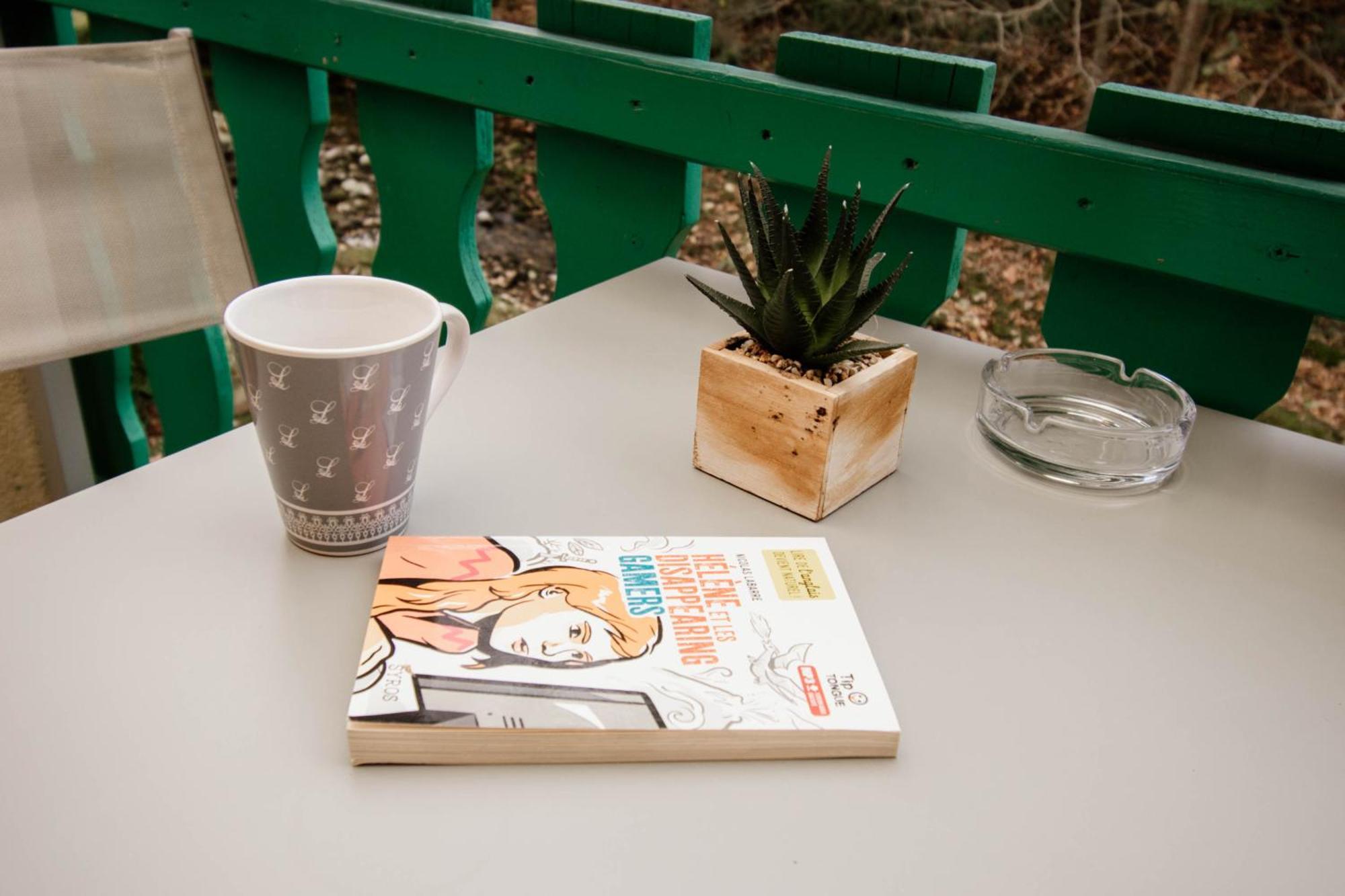 Escapade Au Calme De La Riviere Apartment เมตาบิเย ภายนอก รูปภาพ